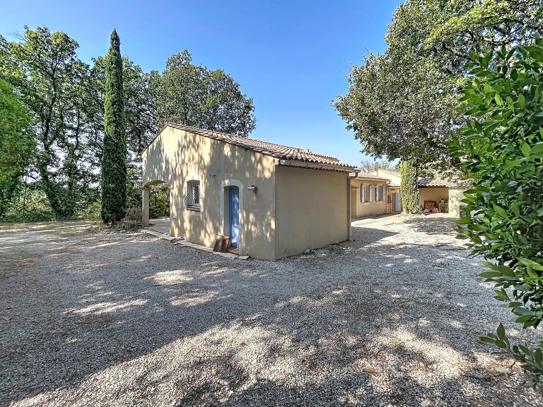 Casa a Lourmarin, Provenza-Alpi-Costa Azzurra, Francia 2 - 19189077