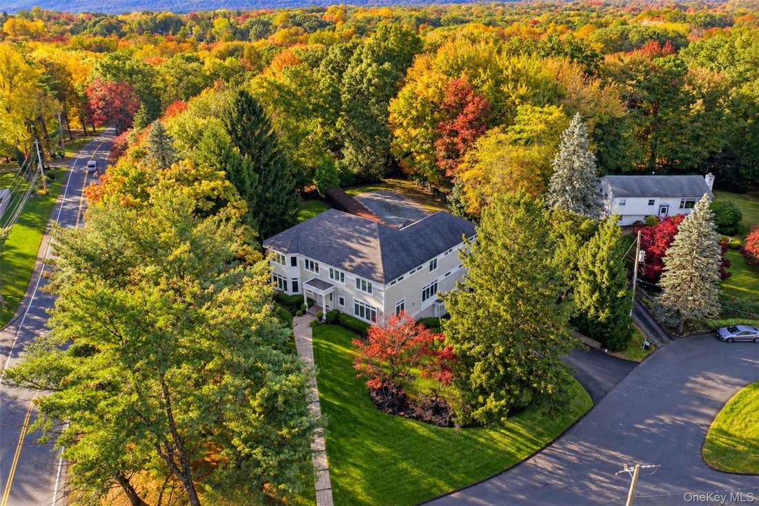 Maison à Spring Valley, État de New York, États-Unis 4 - 19185420