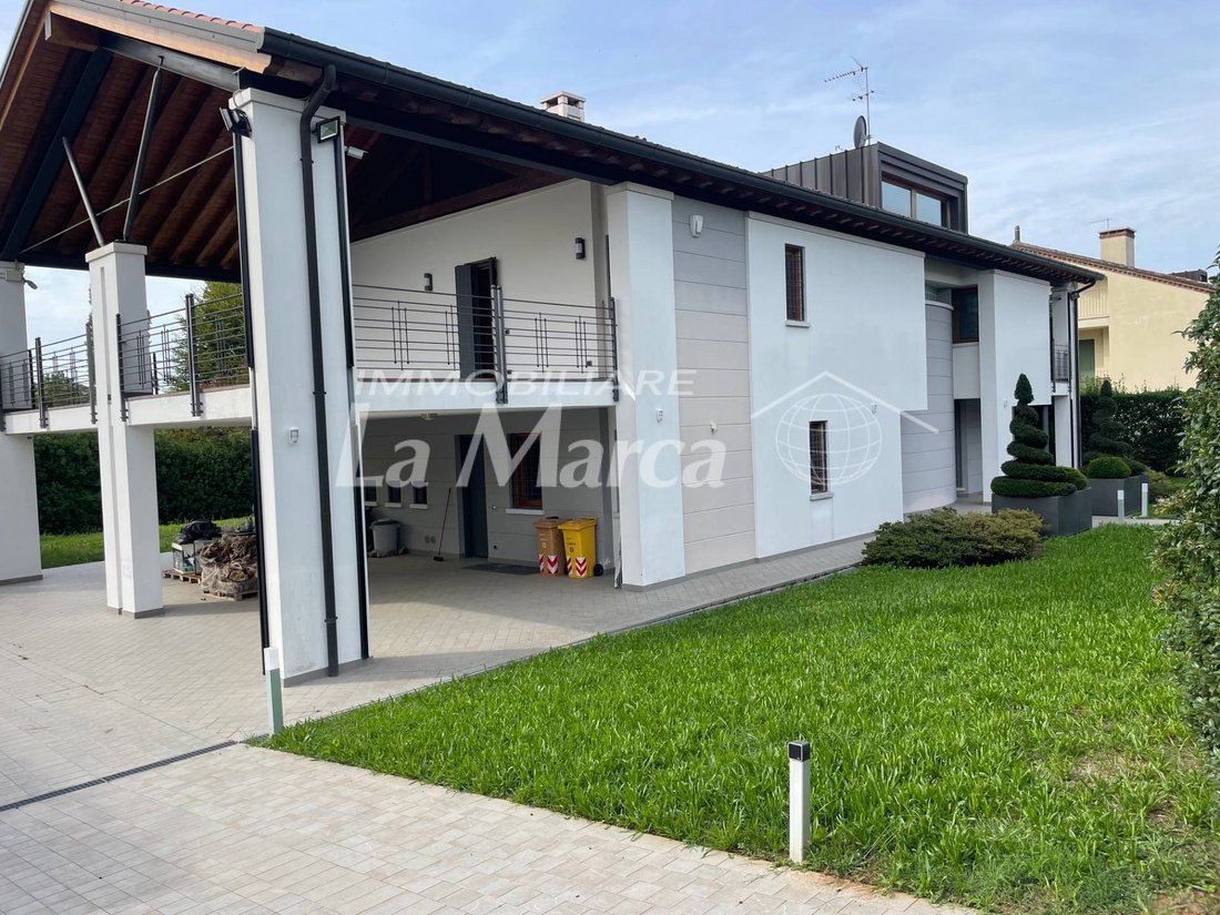 Villa in Montebelluna, Venetien, Italien 5 - 19184847