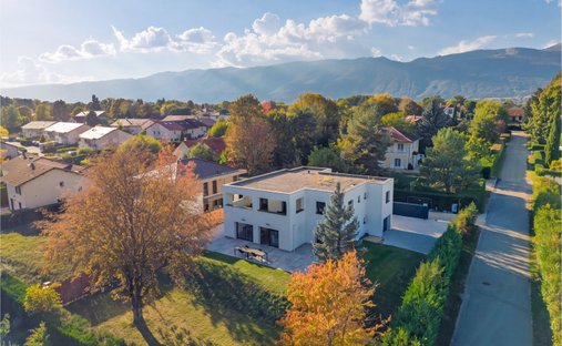 House in Prévessin-Moëns, Auvergne-Rhône-Alpes, France 1