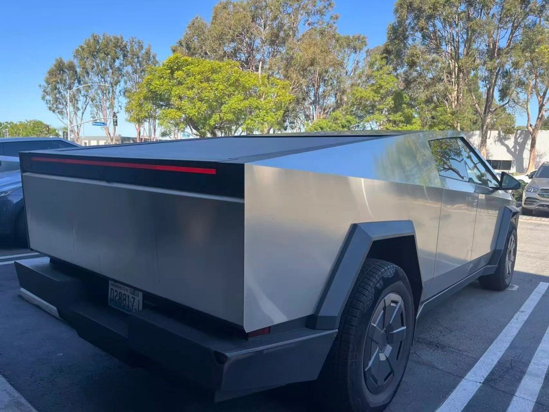 Pickup in Costa Mesa, CA, United States 2 - 19186693