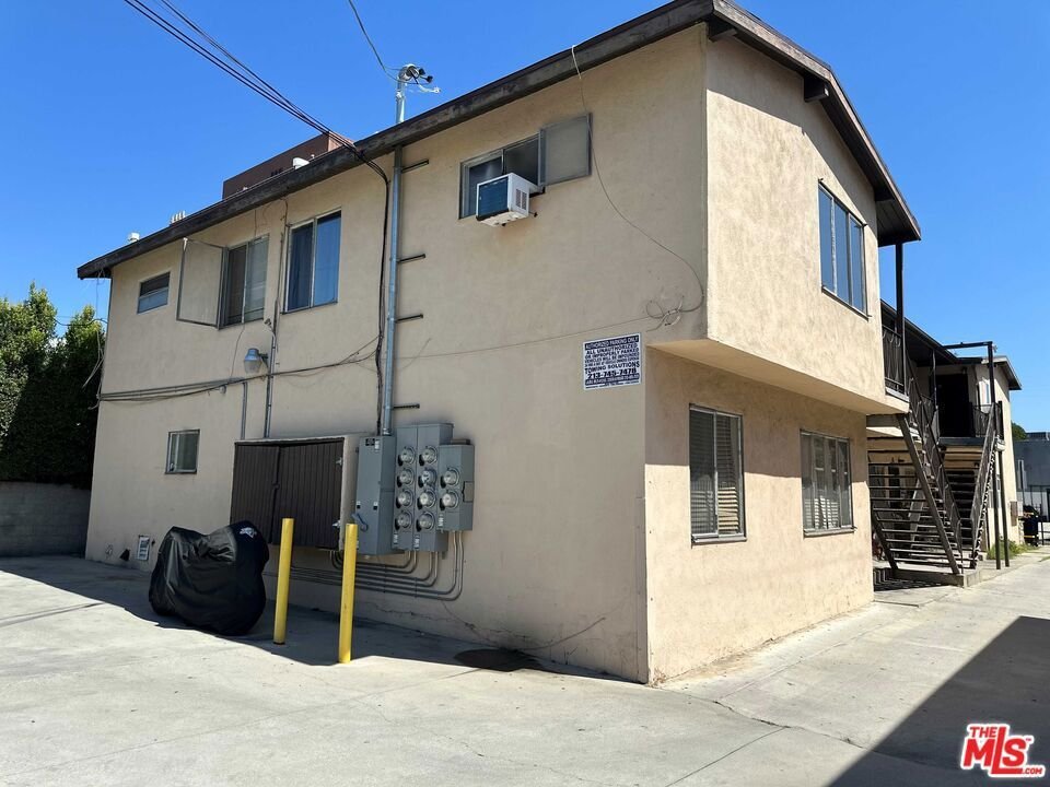Los Angeles, California, United States 3 - 19185297