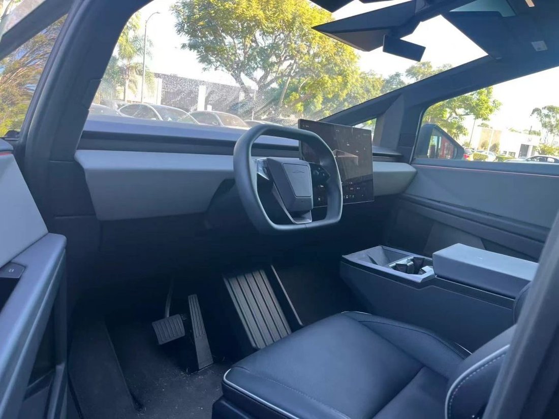 Pickup in Costa Mesa, CA, United States 4 - 19186693