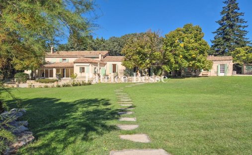 House in Comtale-Cente-Cours Mirabeau, Aix-en-Provence, France 1