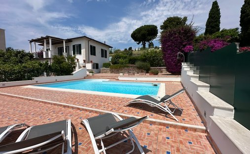 Villa in Gaeta, Lazio, Italy 1