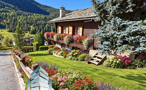 Villa a Brusson, Valle d'Aosta, Italia 1