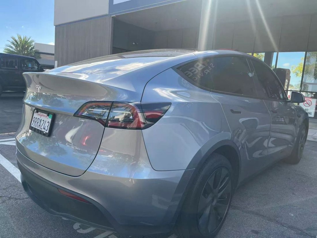 Suv in Costa Mesa, CA, United States 2 - 19194580