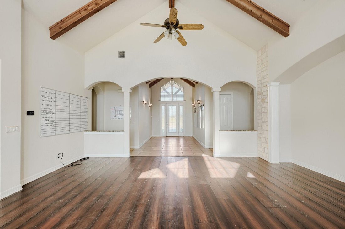 Casa a Elgin, Texas, Stati Uniti 4 - 19193557