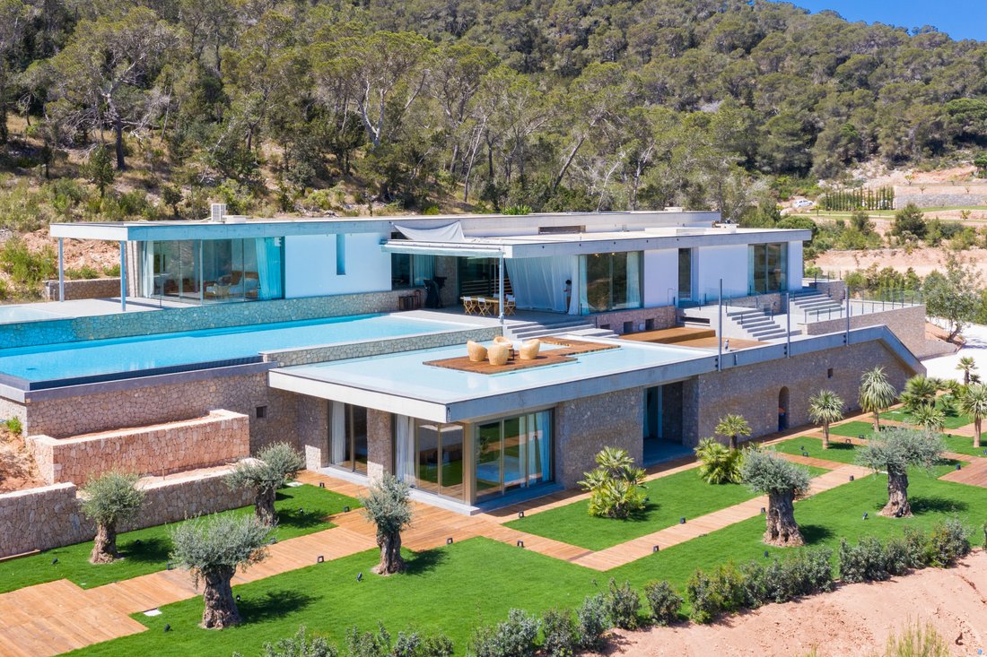 Villa in Santa Eularia des Riu, Balearic Islands, Spain 2 - 19189636