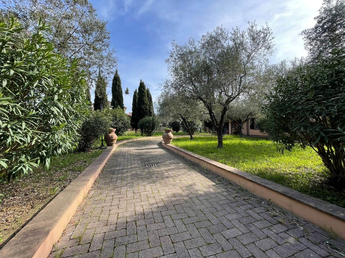 Villa in Cecina Centro, Cecina, Tuscany 2 - 19192733