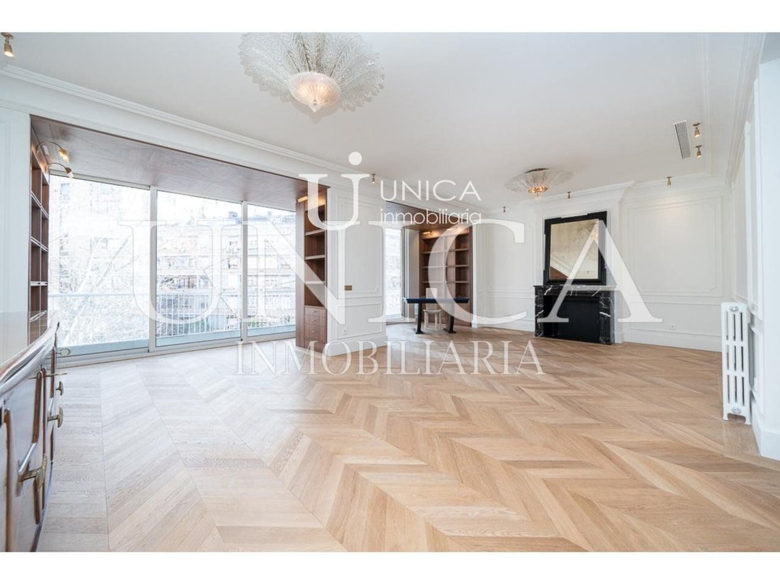 Appartamento a Chamartín, Madrid, Spagna 1 - 19192070