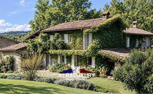 Villa in Lerma, Piemont, Italien 1