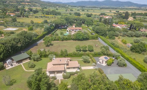 Domaine à Château de Castiglione, Castiglione della Pescaia, Toscane 1
