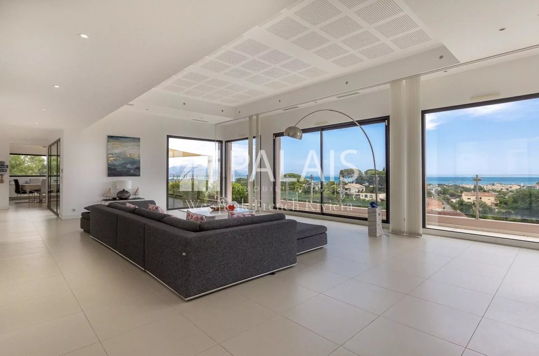 Villa in Les Cougoulins-Rastines, Antibes, Frankreich 3 - 19190792