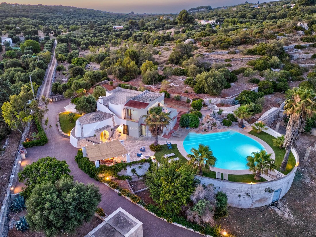 Villa en Ostuni, Apulia, Italia 1 - 19190344