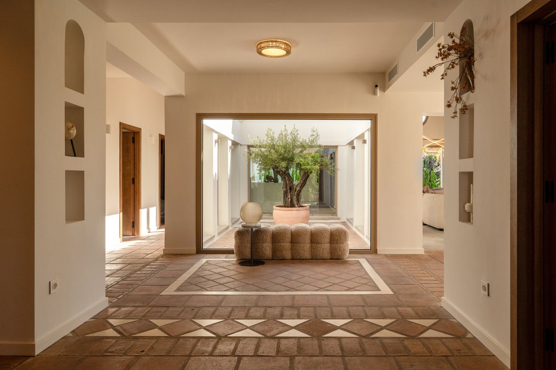 Villa in Marbella, Andalusia, Spain 2 - 19193705