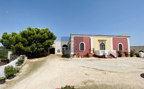 Domaine à Ostuni, Pouilles, Italie 1