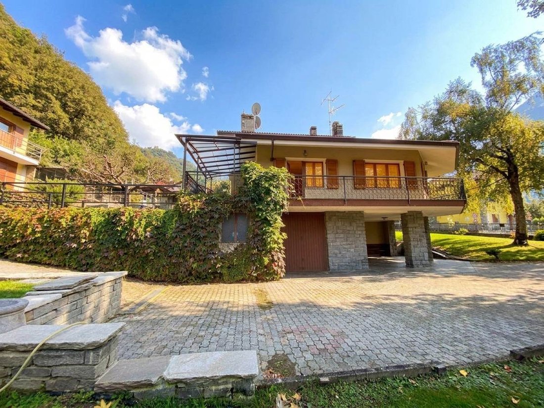 Casa en Arnad, Valle de Aosta, Italia 4 - 19193661