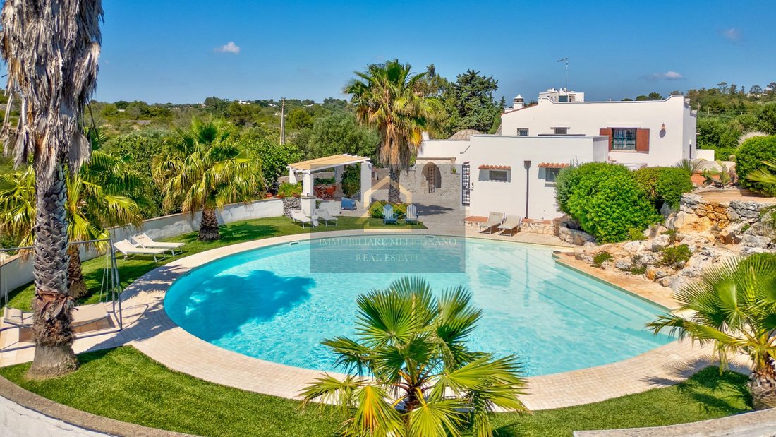 Villa en Ostuni, Apulia, Italia 2 - 19190344