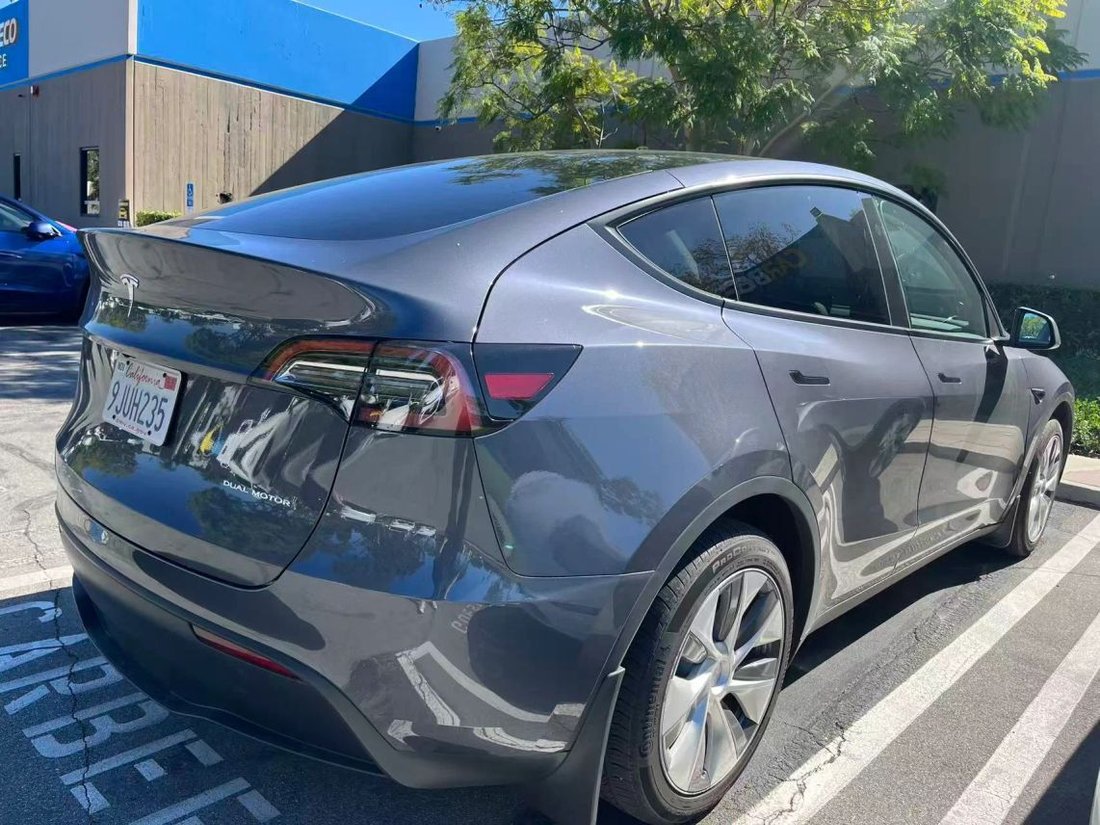 Suv in Costa Mesa, CA, United States 2 - 19194390