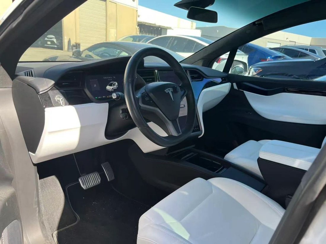 Suv in Costa Mesa, CA, United States 2 - 19194545