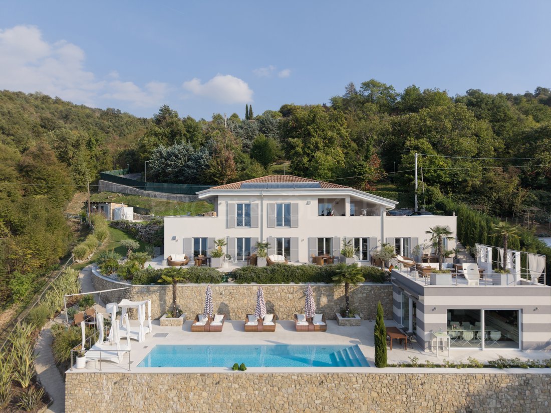 Villa in San Zeno di Montagna, Veneto, Italy 1 - 19191468