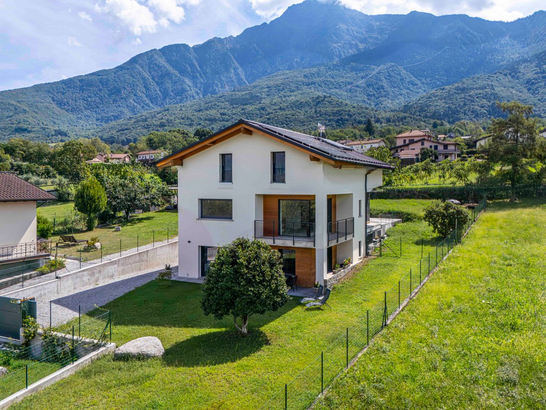 Villa in Colico, Lombardei, Italien 3 - 19190888