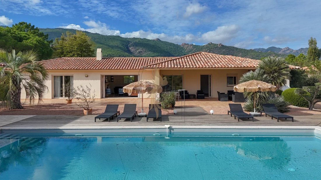 Villa en Porto-Vecchio, Córcega, Francia 1 - 19190879
