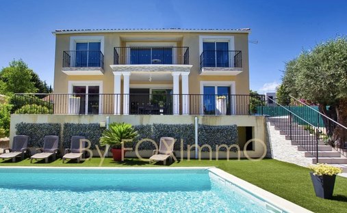 Villa in Marina, Villeneuve-Loubet, France 1