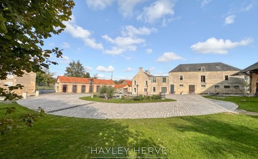 Casa di campagna a Valambray, Normandia, Francia 1
