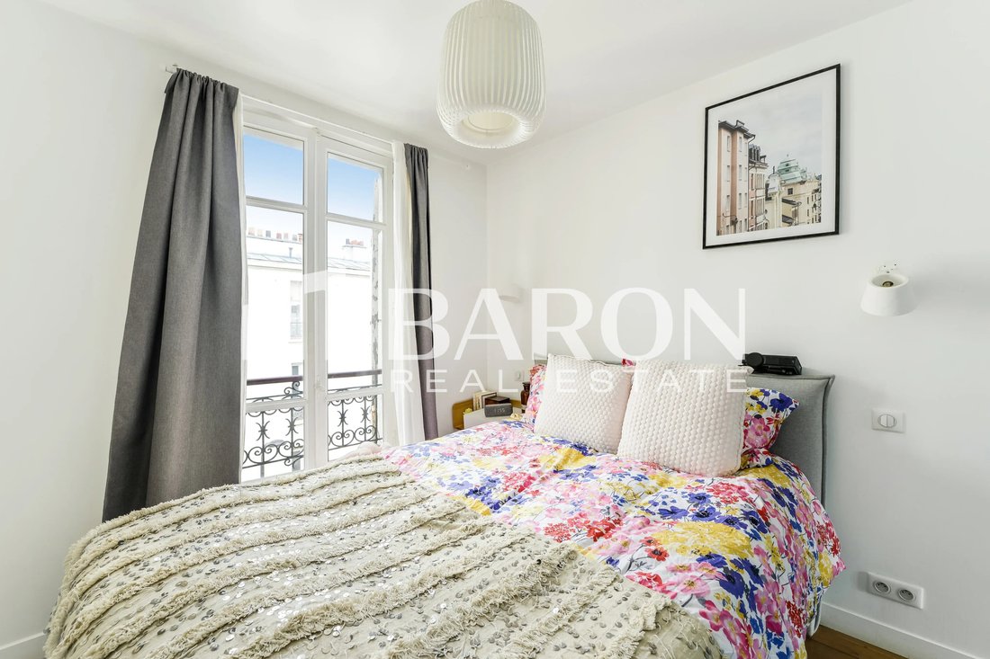 Apartment in La Fourche-Guy Môquet, Paris 17e Arrondissement, Paris 5 - 19190659