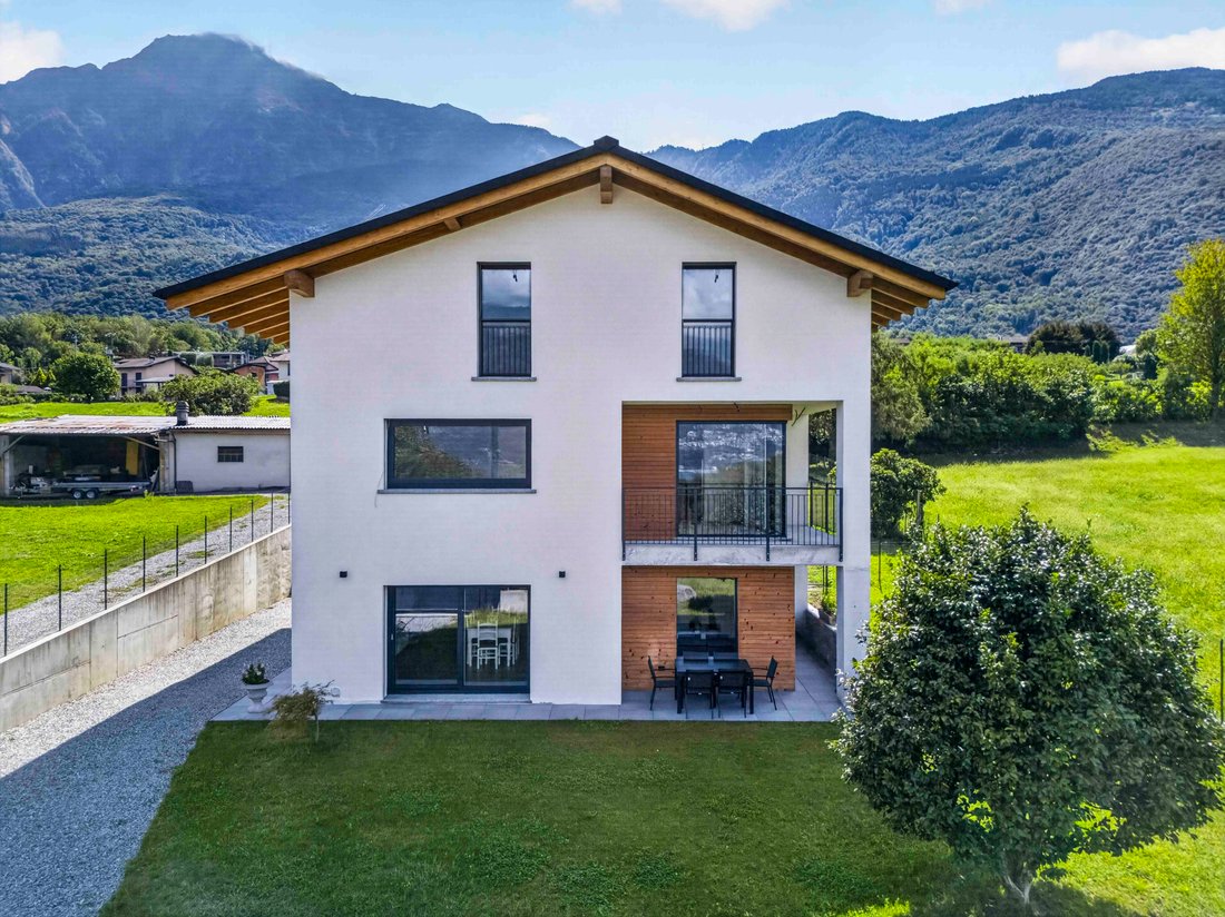 Villa in Colico, Lombardei, Italien 2 - 19190888