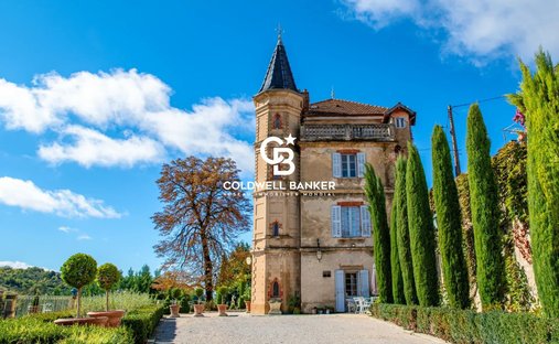 Castle in Valensole, Provence-Alpes-Côte d'Azur, France 1