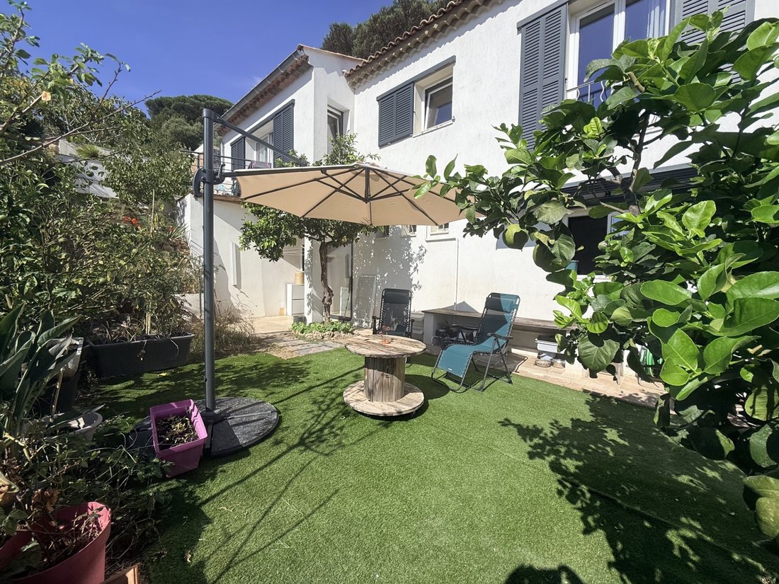 Villa à Les Issambres, Roquebrune-sur-Argens, France 1 - 16529612