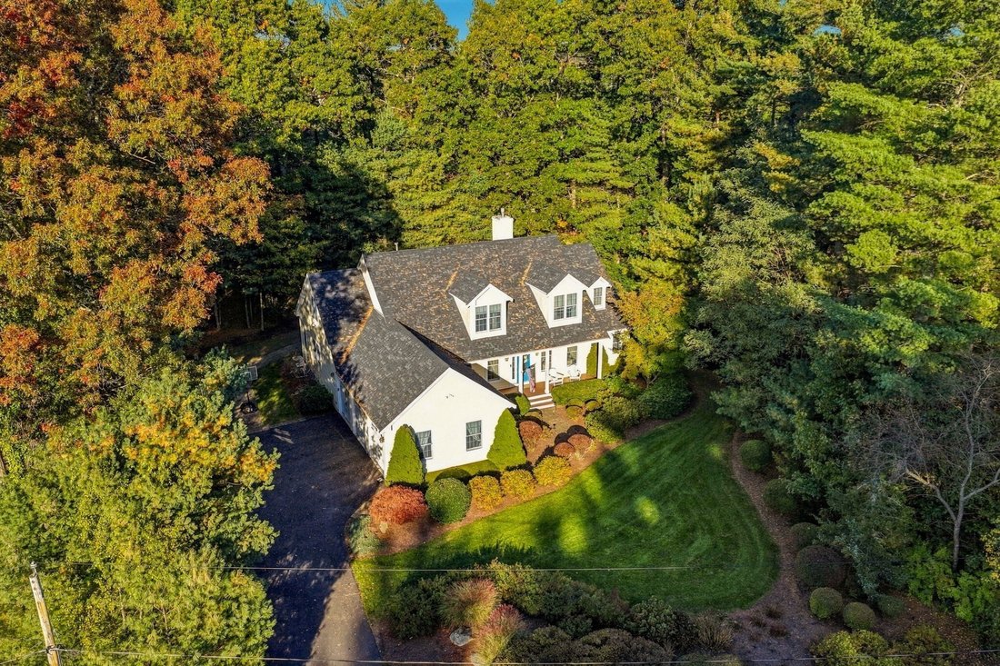 House in Raynham, Massachusetts, United States 2 - 19191633