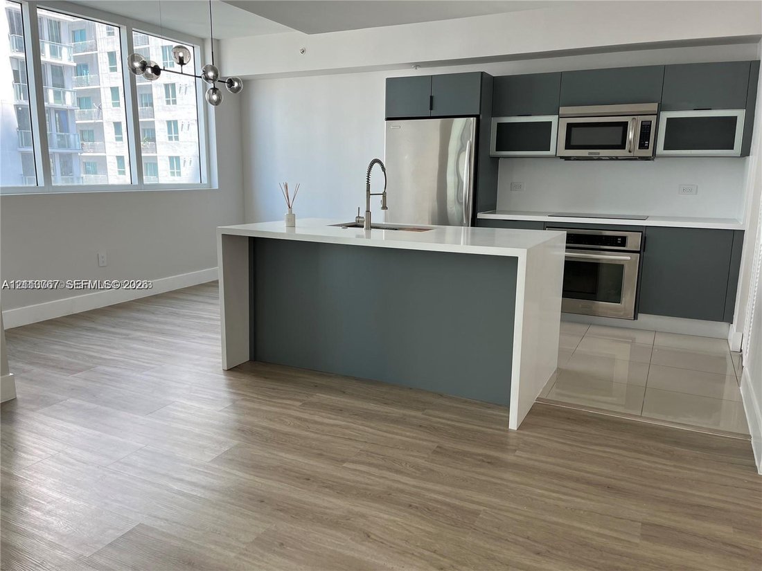Condo in Miami, Florida, United States 5 - 19193882