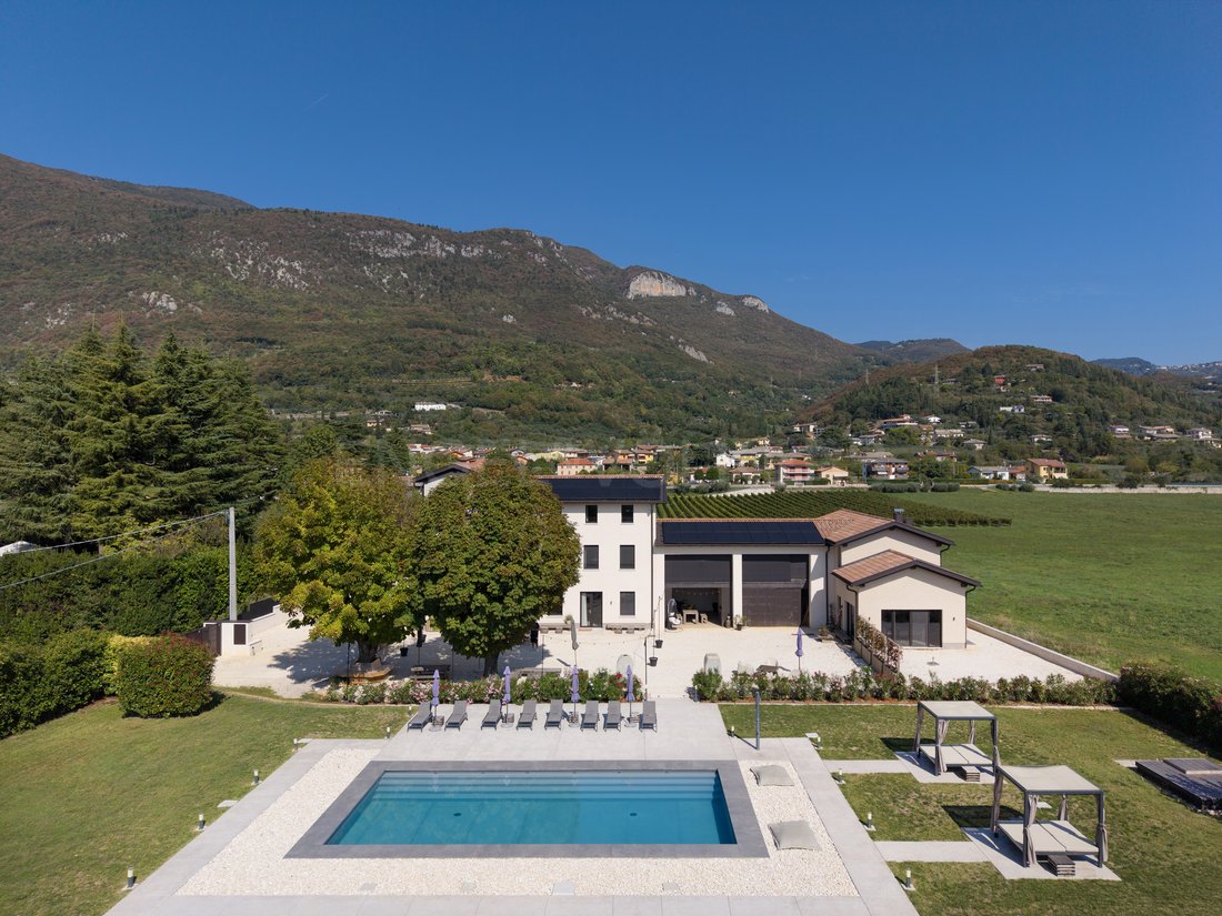 Villa en Caprino Veronese, Véneto, Italia 1 - 19189744