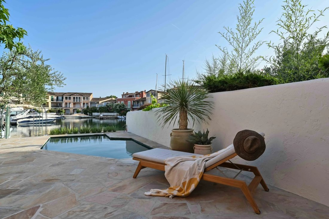 House in Port Grimaud, Grimaud, Provence-Alpes-Côte d'Azur 3 - 19193992