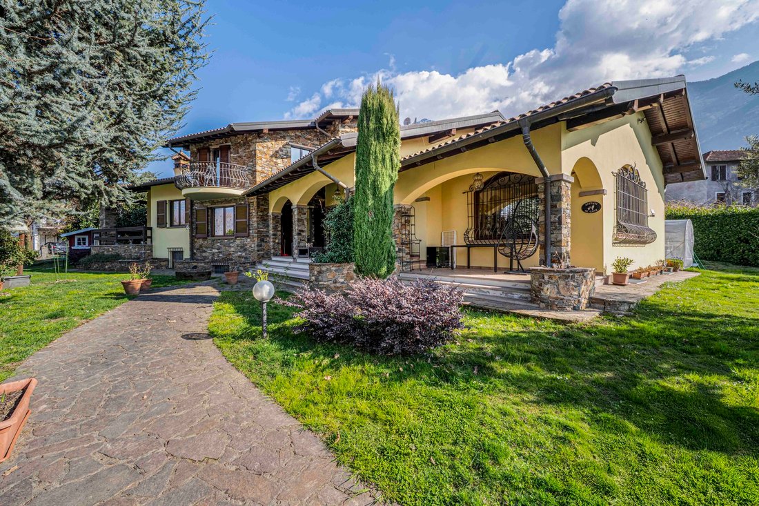 Villa in Colico Piano, Lombardy, Italy 2 - 19190594