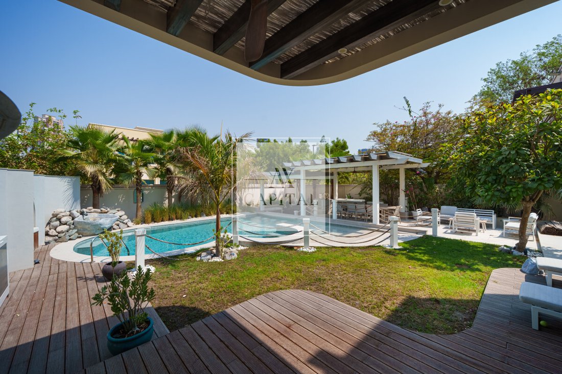 Villa à Al Qouz Ind. Quatrième, Al Quoz Community, Doubaï 1 - 19190233