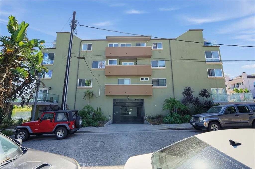 Condo in Los Angeles, California, United States 3 - 19193057