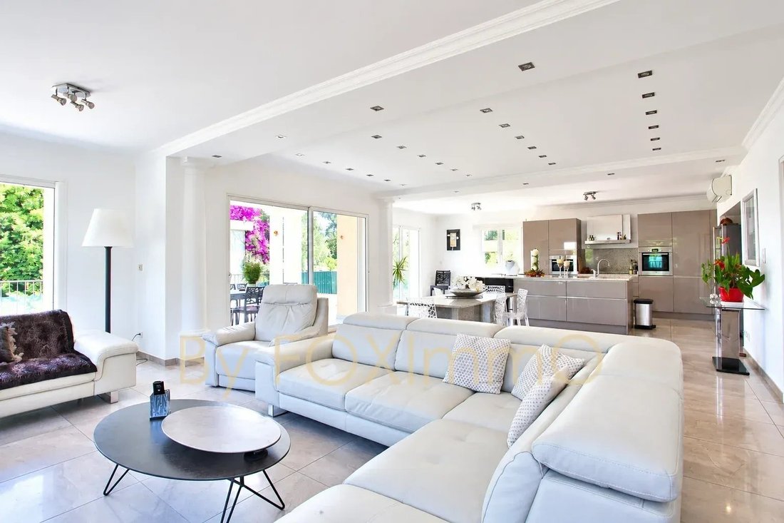 Villa in Marina, Villeneuve-Loubet, France 5 - 19193989