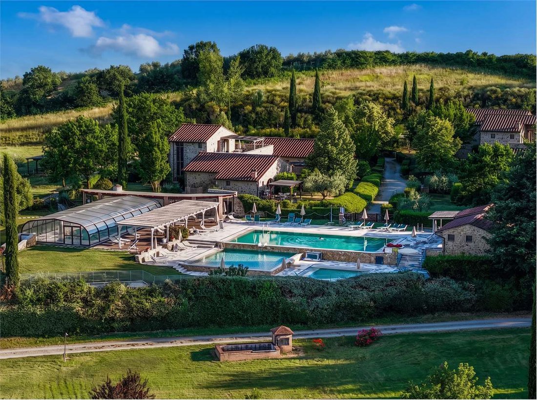 Tenuta a Casole d'Elsa, Toscana, Italia 2 - 19193602
