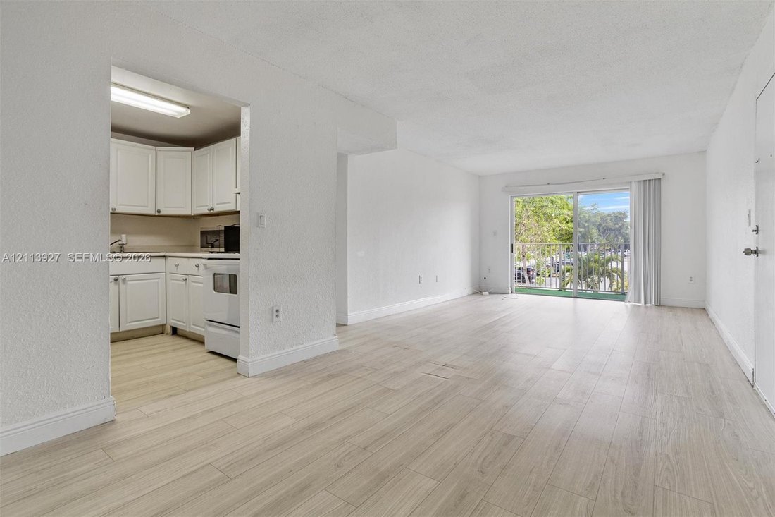 Condo in Miami Springs, Florida, United States 1 - 19193854