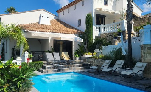 Villa a Ouest, Pignan, Francia 1