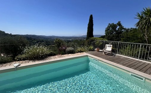 Country House in Grasse, Provence-Alpes-Côte d'Azur, France 1