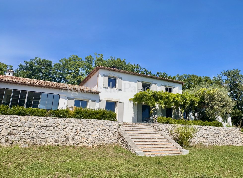 Villa en Saint-Cézaire-sur-Siagne, Provenza-Alpes-Costa Azul, Francia 1 - 19193655