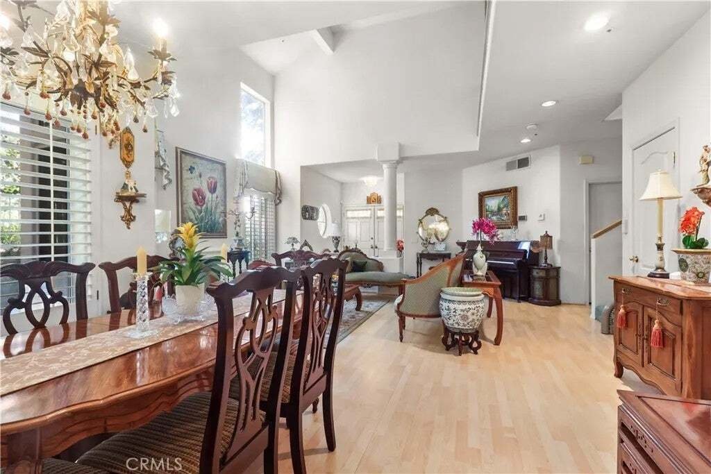 Condo in Glendale, California, United States 3 - 19193072