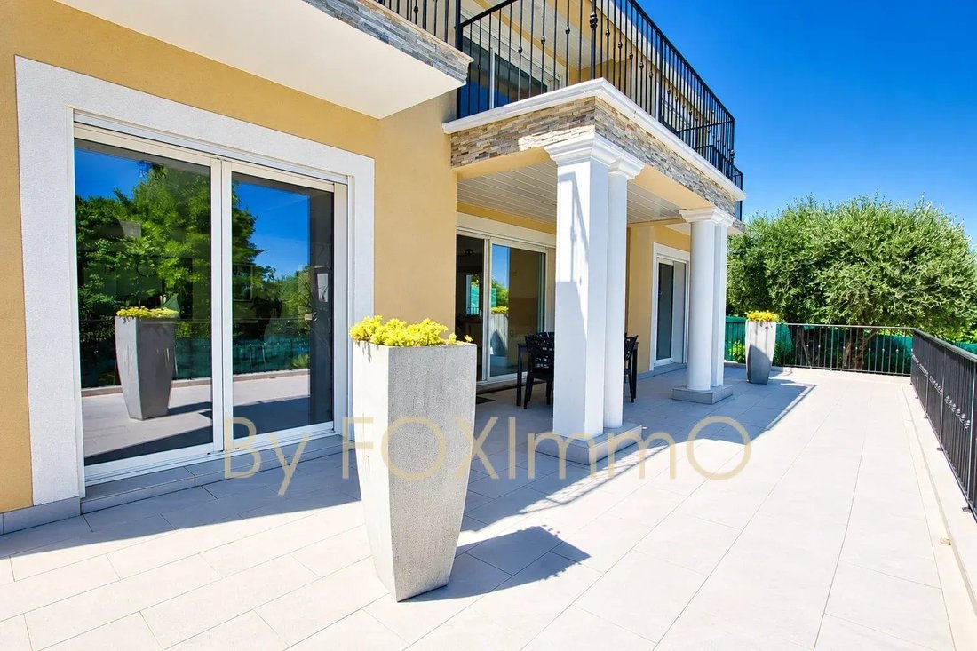 Villa in Marina, Villeneuve-Loubet, France 3 - 19193989