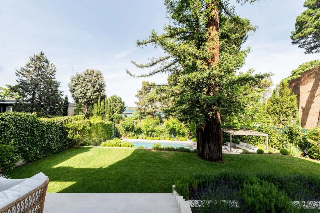 House in Fuencarral-El Pardo, Madrid, Spain 5 - 19189813